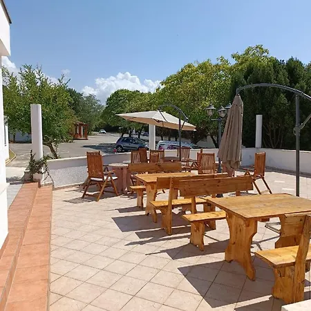 Hotel Holiday Szálloda