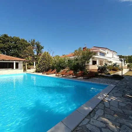Hotel Holiday 3*