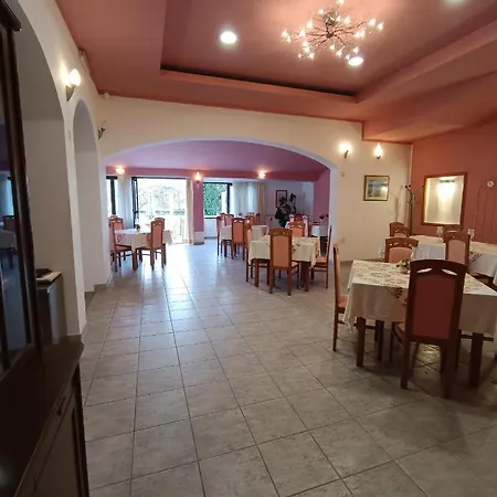 Szálloda Hotel Holiday