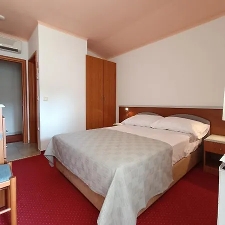 Szálloda Hotel Holiday Buici (Istria)